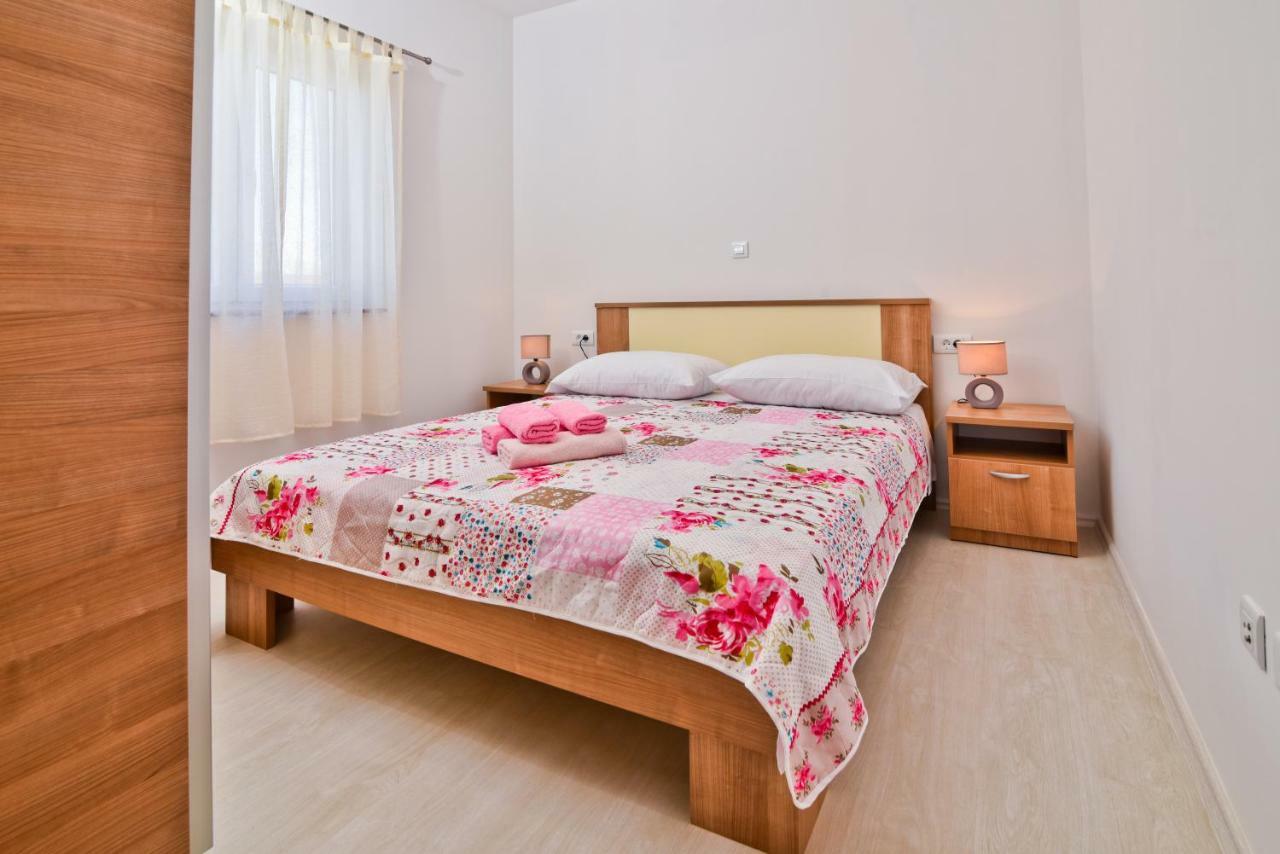 Apartments Mica Vrsi Kültér fotó