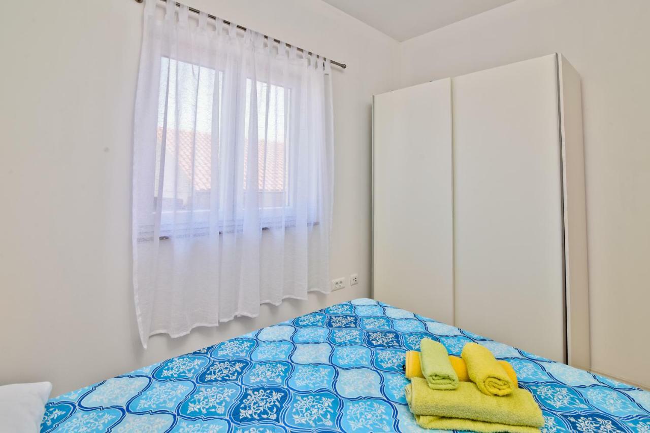 Apartments Mica Vrsi Kültér fotó