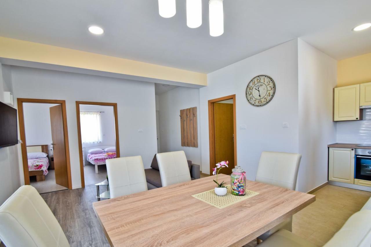 Apartments Mica Vrsi Kültér fotó