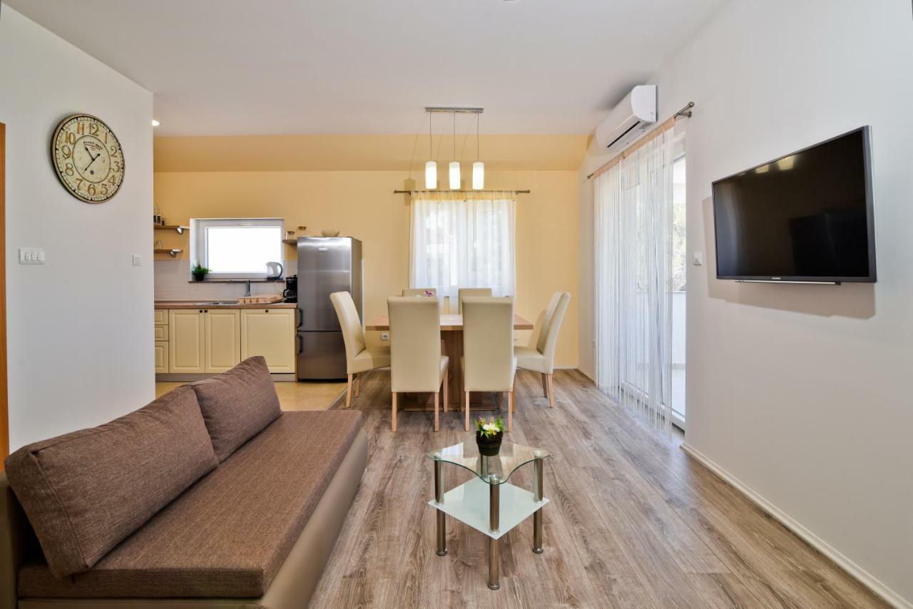 Apartments Mica Vrsi Kültér fotó