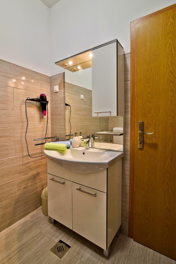 Apartments Mica Vrsi Kültér fotó