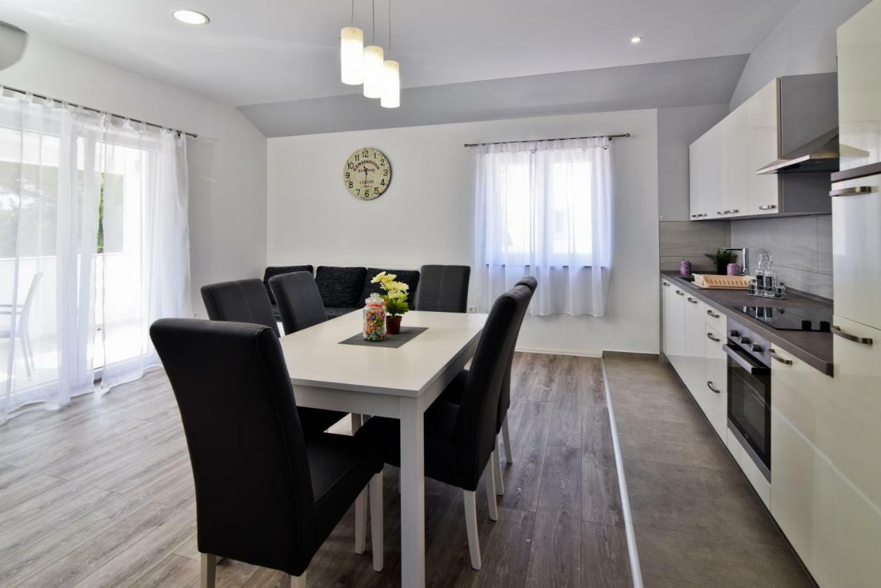 Apartments Mica Vrsi Kültér fotó