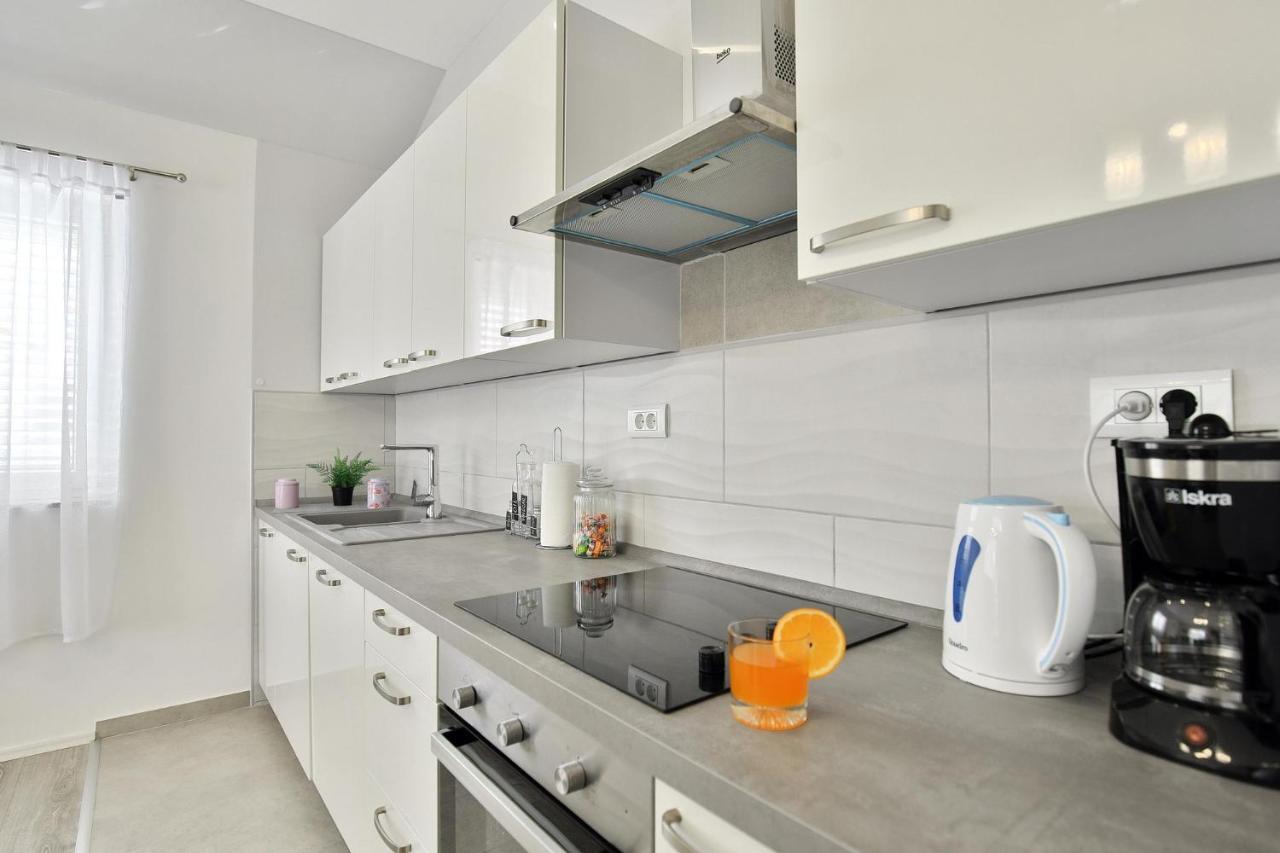 Apartments Mica Vrsi Kültér fotó