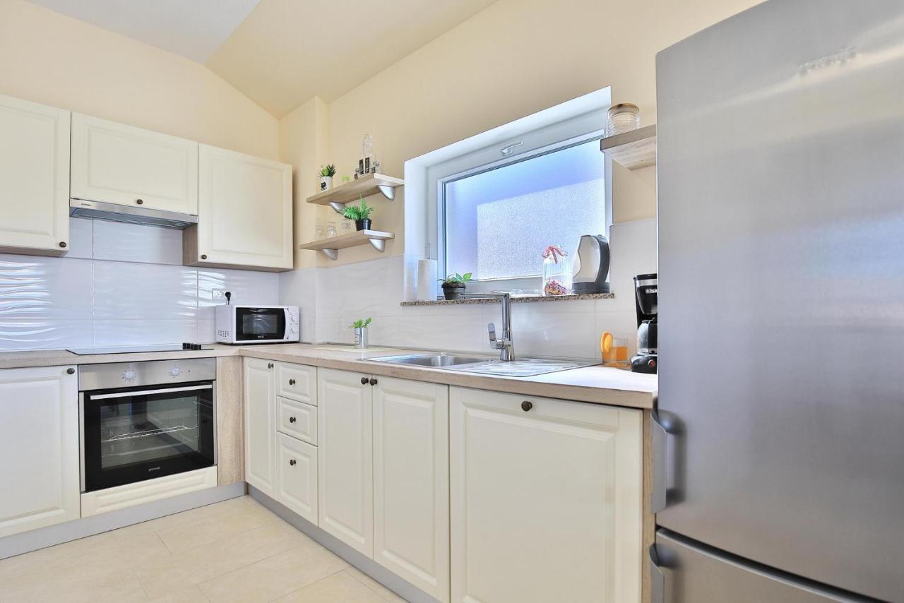 Apartments Mica Vrsi Kültér fotó