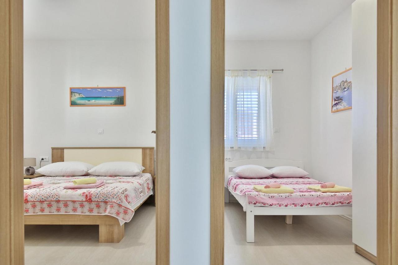 Apartments Mica Vrsi Kültér fotó